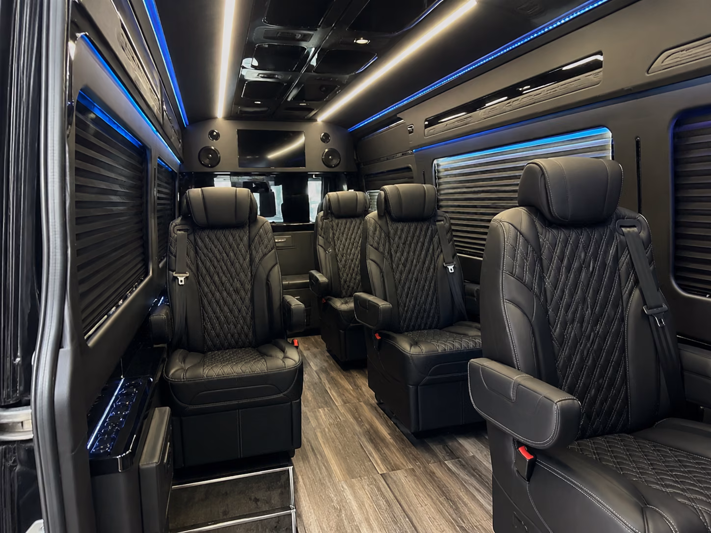 find the perfect transportation for your next airport transfer 4