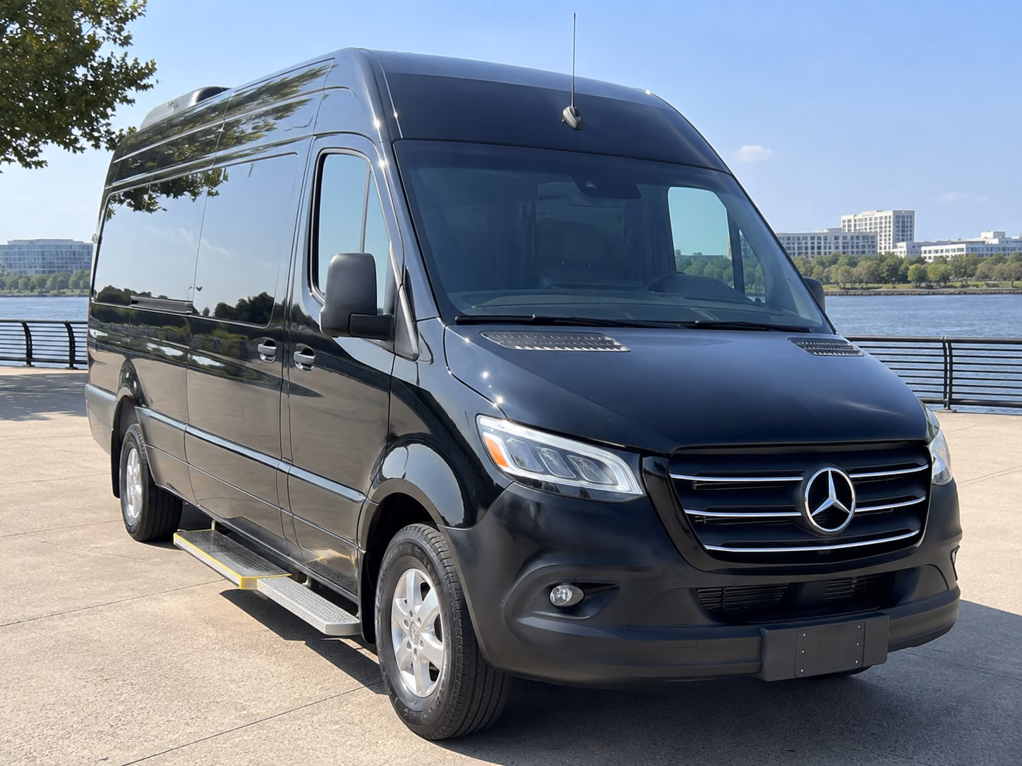 olathe 8 passenger sprinter van